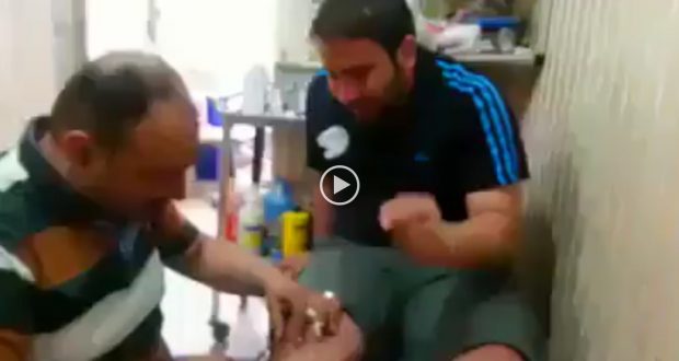 طبيب عنيف
